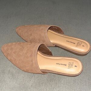 Memory foam woven slip ons